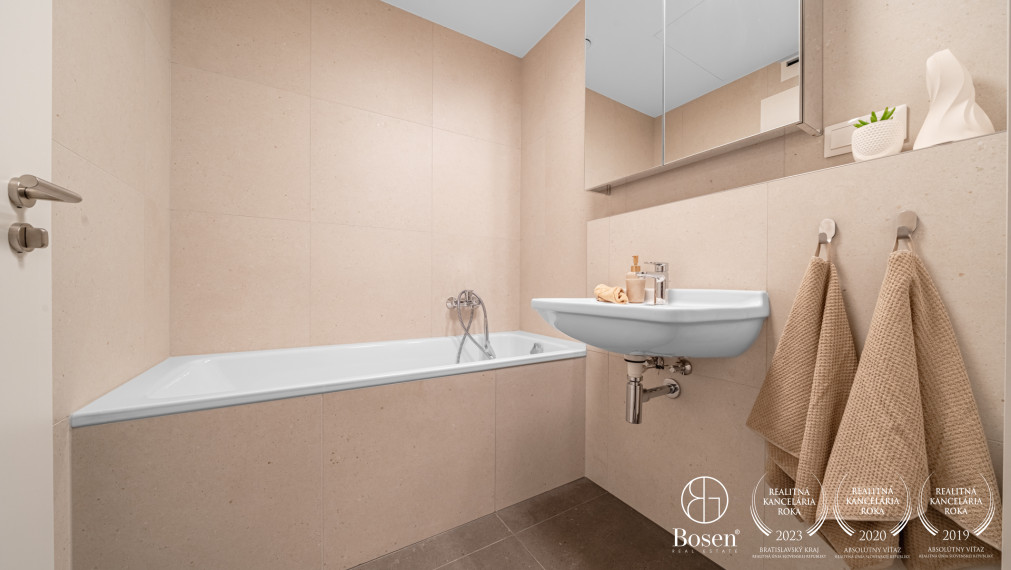 BOSEN | 2 izbový byt s garážovým státím - METROPOLIS, BA - Staré Mesto