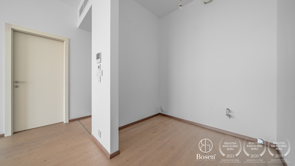 BOSEN | 2 izbový byt v projekte Eurovea Tower, 35. LUX poschodie