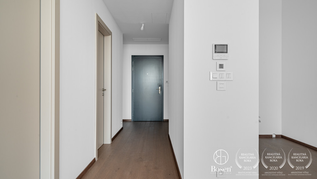 BOSEN | 2 izbový byt v projekte Eurovea Tower, 35. LUX poschodie