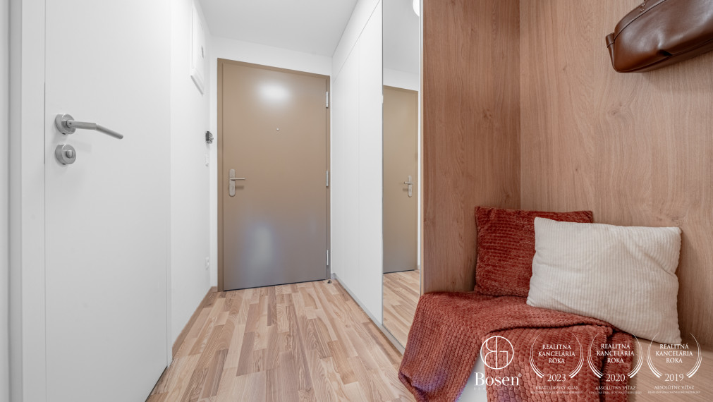 BOSEN | 1 izbový byt s garážovým státím - METROPOLIS, BA - Staré Mesto