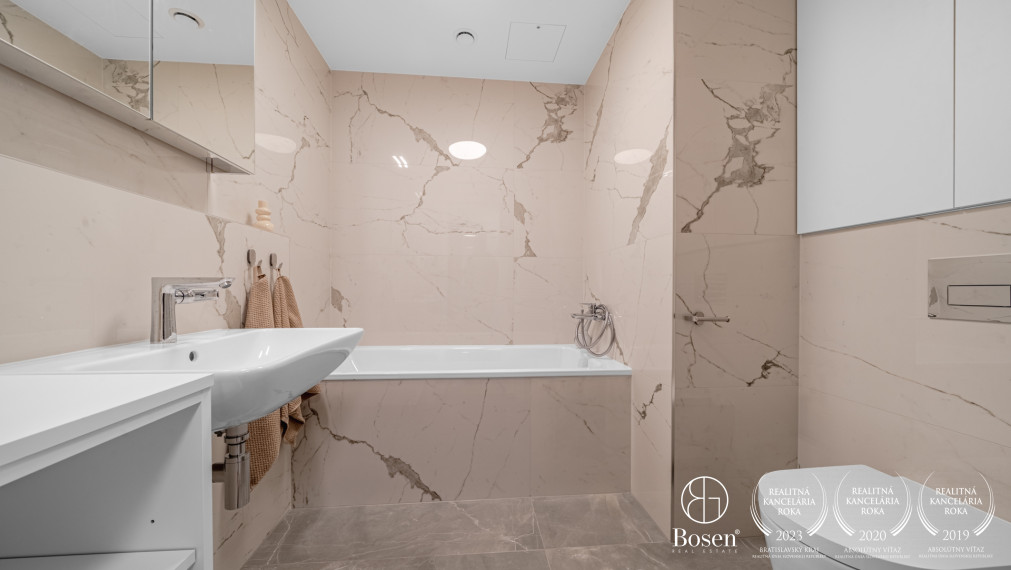 BOSEN | 1 izbový byt s garážovým státím - METROPOLIS, BA - Staré Mesto