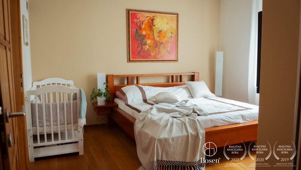 BOSEN | 4 izbový byt s krbom, centrum, zariadený, 152 m2.