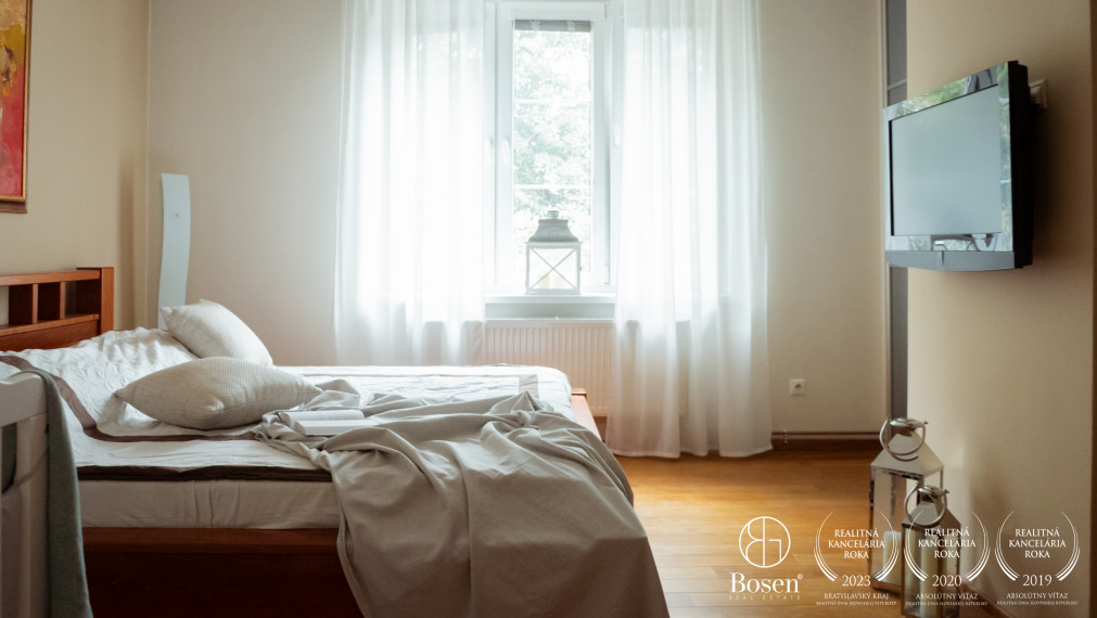 BOSEN | 4 izbový byt s krbom, centrum, zariadený, 152 m2.