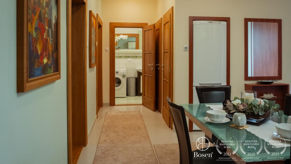 BOSEN | 4 izbový byt s krbom, centrum, zariadený, 152 m2.