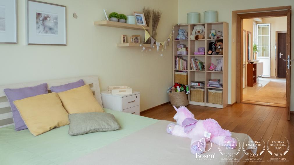 BOSEN | 4 izbový byt s krbom, centrum, zariadený, 152 m2.