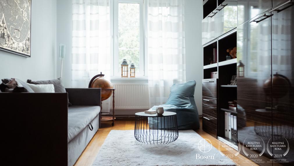 BOSEN | 4 izbový byt s krbom, centrum, zariadený, 152 m2.