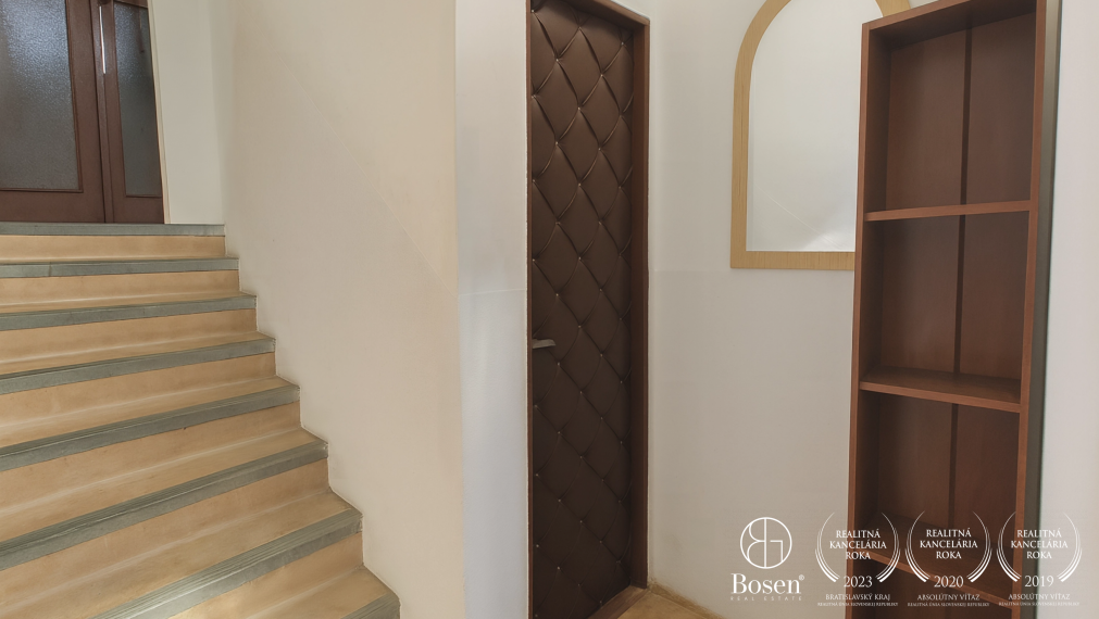 BOSEN | Rodinný dom s veľkým pozemkom – Rohovce, okres DS