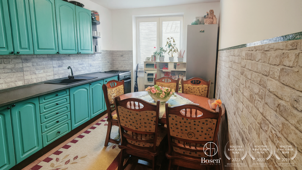 BOSEN | Rodinný dom s veľkým pozemkom – Rohovce, okres DS