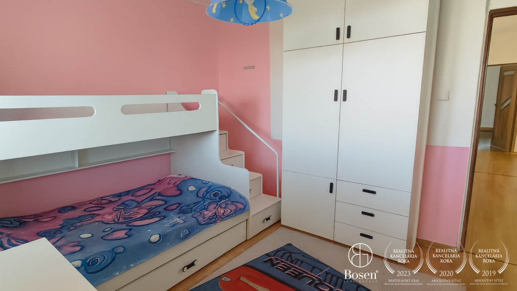 BOSEN | Rodinný dom s veľkým pozemkom – Rohovce, okres DS