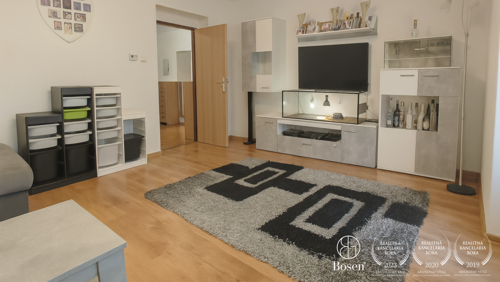 BOSEN | Rodinný dom s veľkým pozemkom – Rohovce, okres DS