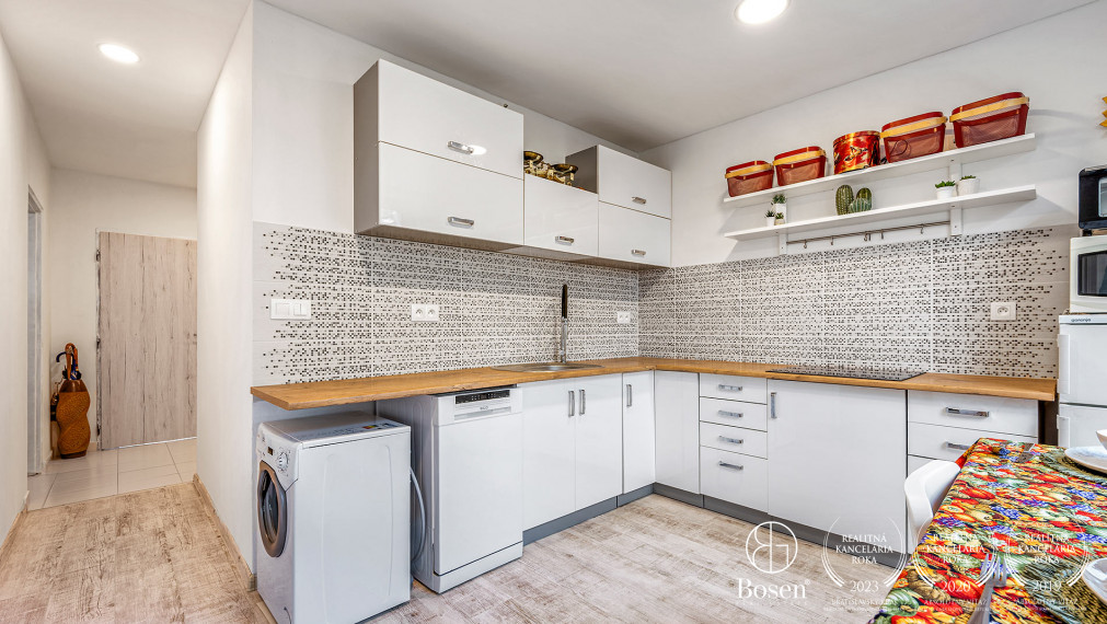 BOSEN | Na prenájom 4 izbový byt na sídlisku západ