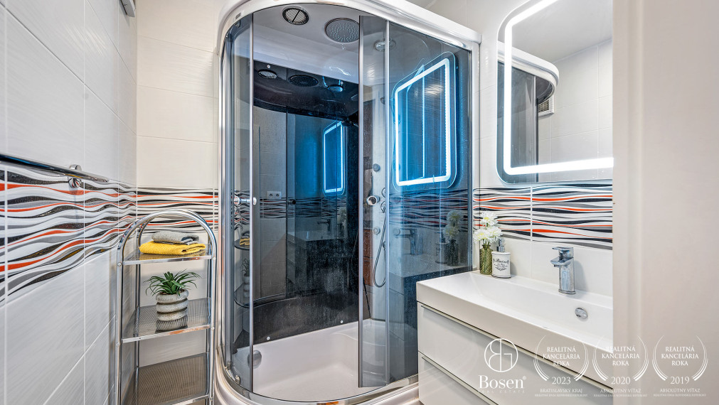 BOSEN | Na prenájom 4 izbový byt na sídlisku západ