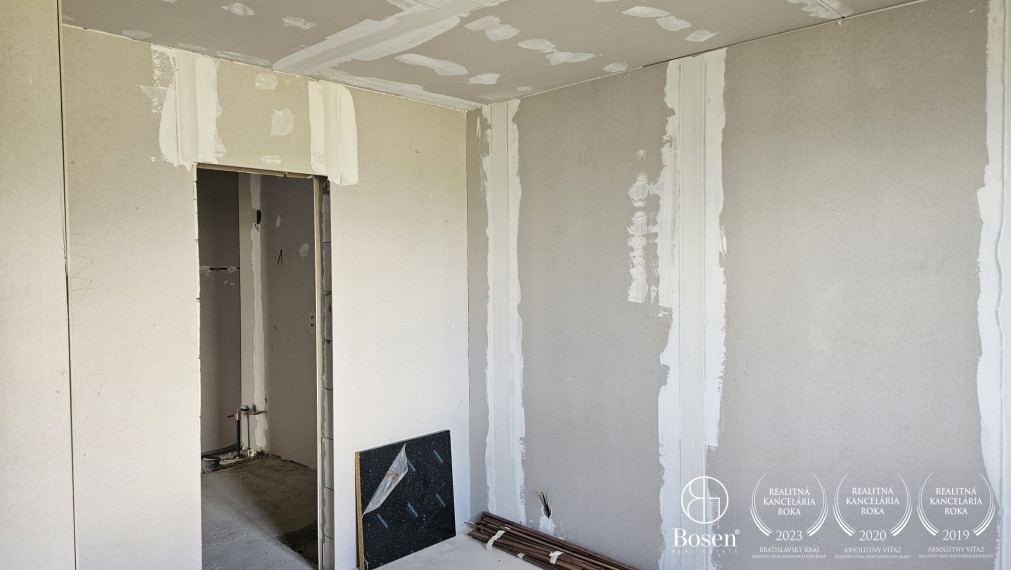 BOSEN | Celý dvojdom na samote pri obci Okoč