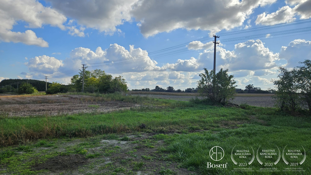 BOSEN | Celý dvojdom na samote pri obci Okoč