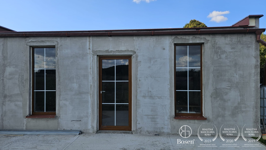 BOSEN | Celý dvojdom na samote pri obci Okoč