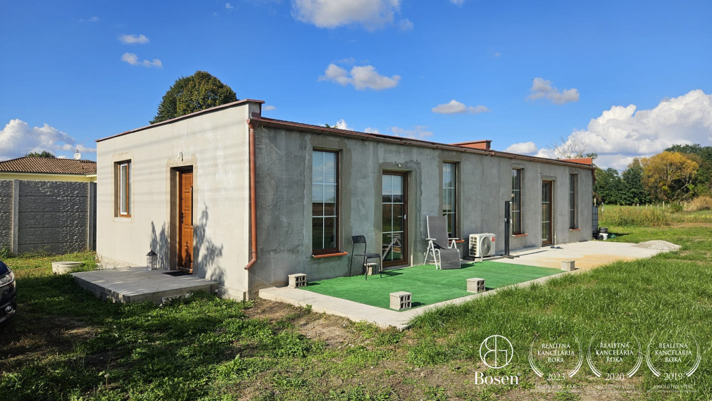 BOSEN | Celý dvojdom na samote pri obci Okoč