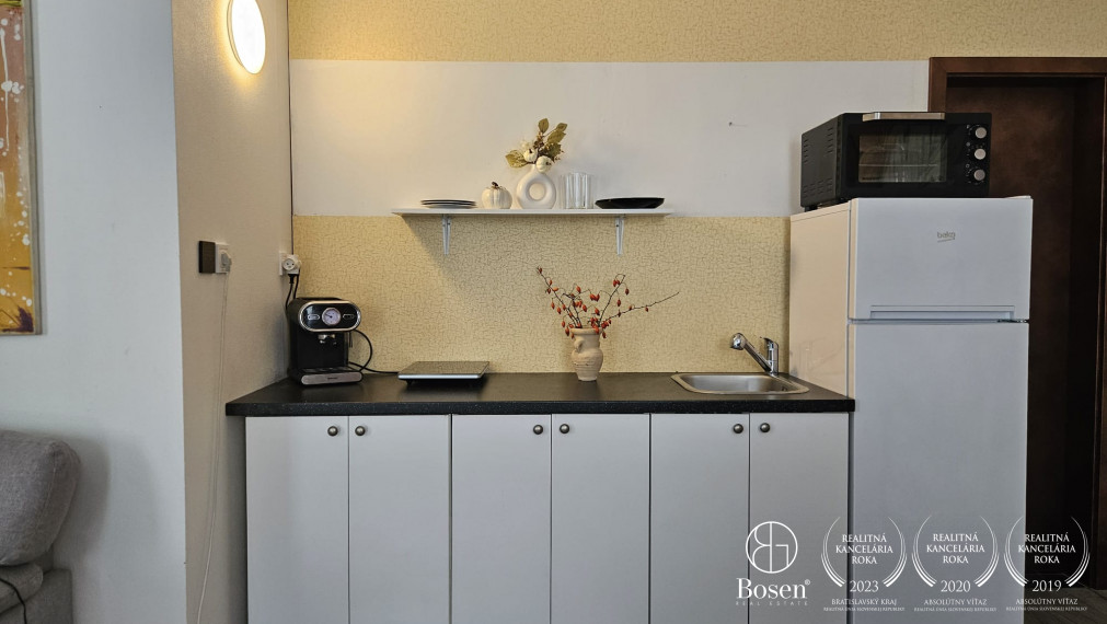 BOSEN | Celý dvojdom na samote pri obci Okoč