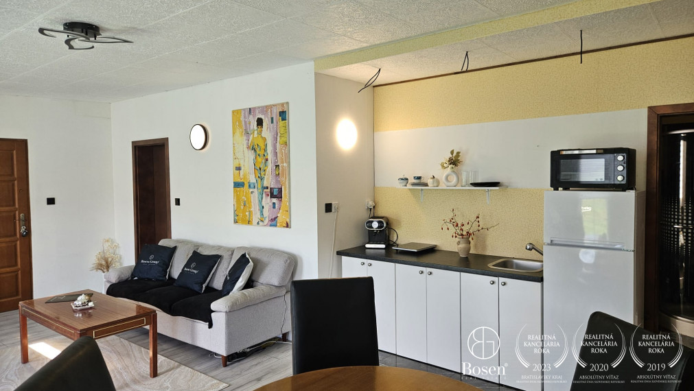 BOSEN | Celý dvojdom na samote pri obci Okoč