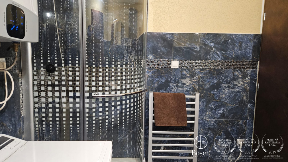 BOSEN | Celý dvojdom na samote pri obci Okoč