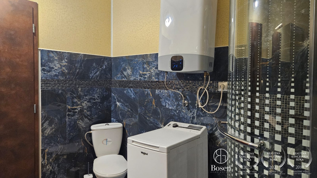 BOSEN | Celý dvojdom na samote pri obci Okoč