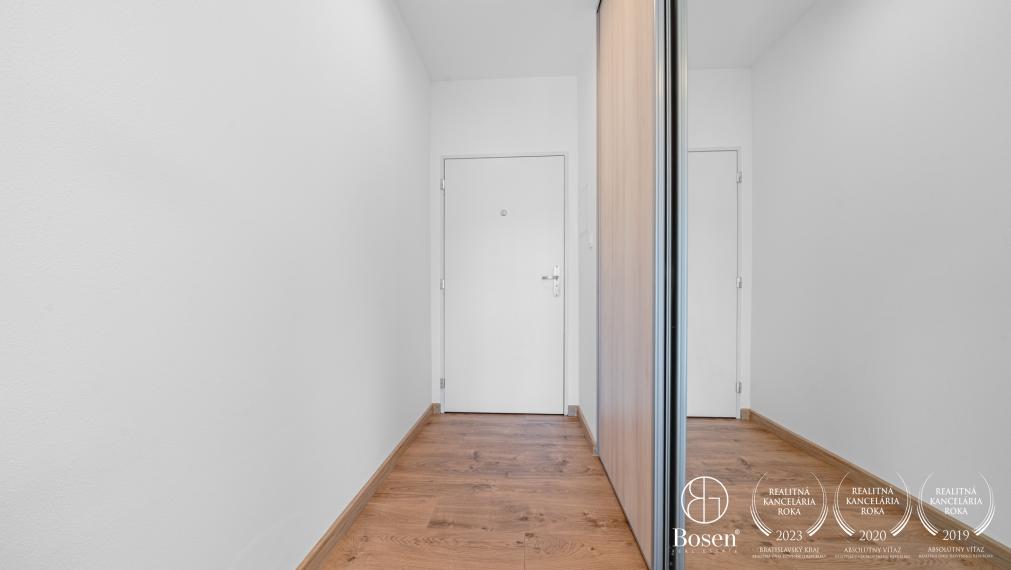 REZERVOVANÝ - BOSEN | Moderný 2-izbový byt s balkónom a parkovaním, Ota Holúska, BA 60,33 m²