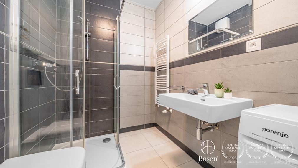 REZERVOVANÝ - BOSEN | Moderný 2-izbový byt s balkónom a parkovaním, Ota Holúska, BA 60,33 m²
