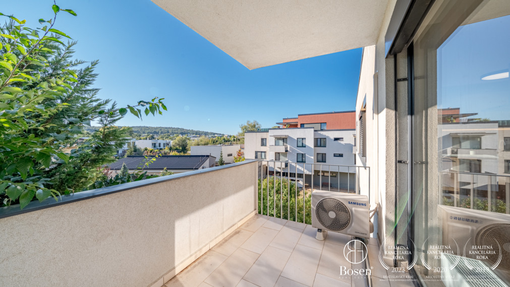 REZERVOVANÝ - BOSEN | Moderný 2-izbový byt s balkónom a parkovaním, Ota Holúska, BA 60,33 m²