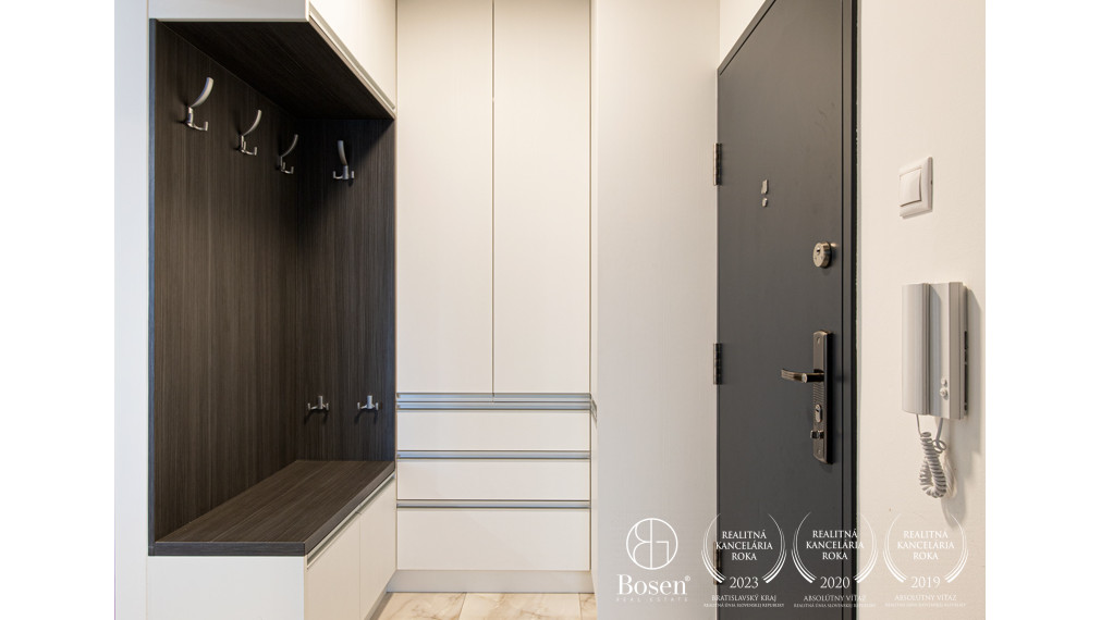 BOSEN | Predaj priestranného 4-izbového bytu po kompletnej rekonštrukcii – Dunajská Streda, ul. Boriny