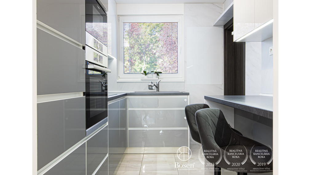 BOSEN | Predaj priestranného 4-izbového bytu po kompletnej rekonštrukcii – Dunajská Streda, ul. Boriny