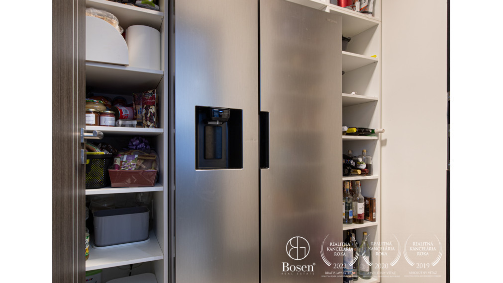 BOSEN | Predaj priestranného 4-izbového bytu po kompletnej rekonštrukcii – Dunajská Streda, ul. Boriny