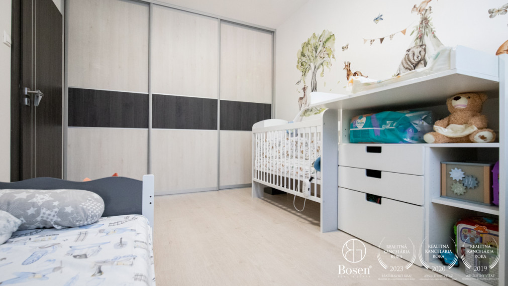 BOSEN | Predaj priestranného 4-izbového bytu po kompletnej rekonštrukcii – Dunajská Streda, ul. Boriny