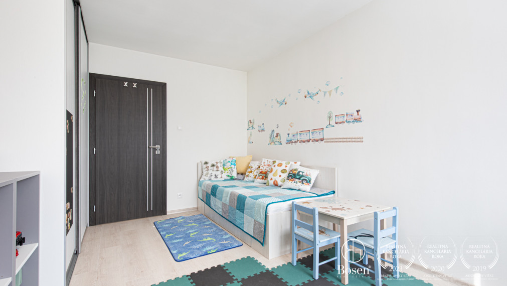 BOSEN | Predaj priestranného 4-izbového bytu po kompletnej rekonštrukcii – Dunajská Streda, ul. Boriny