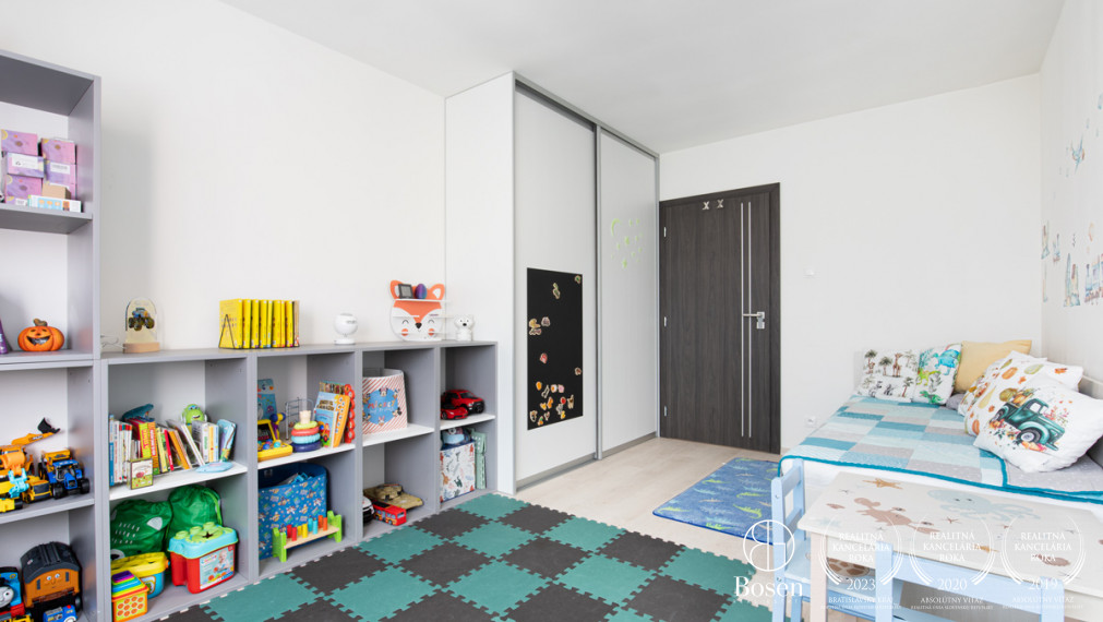 BOSEN | Predaj priestranného 4-izbového bytu po kompletnej rekonštrukcii – Dunajská Streda, ul. Boriny