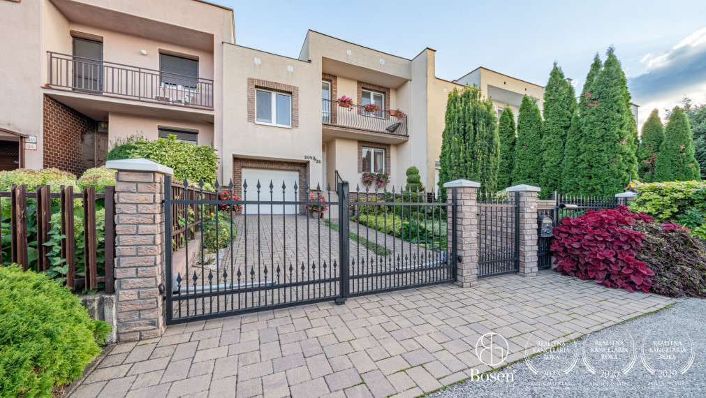 BOSEN | 5 izbový rodinný dom  v radovej zástavbe v Dunajskej Strede, 220 m2