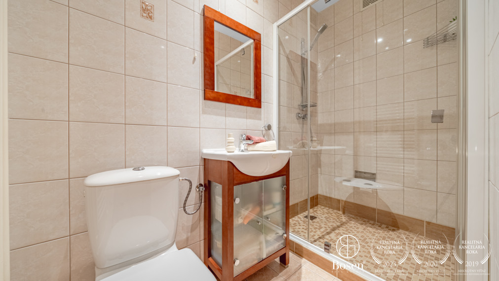 BOSEN | 5 izbový rodinný dom  v radovej zástavbe v Dunajskej Strede, 220 m2