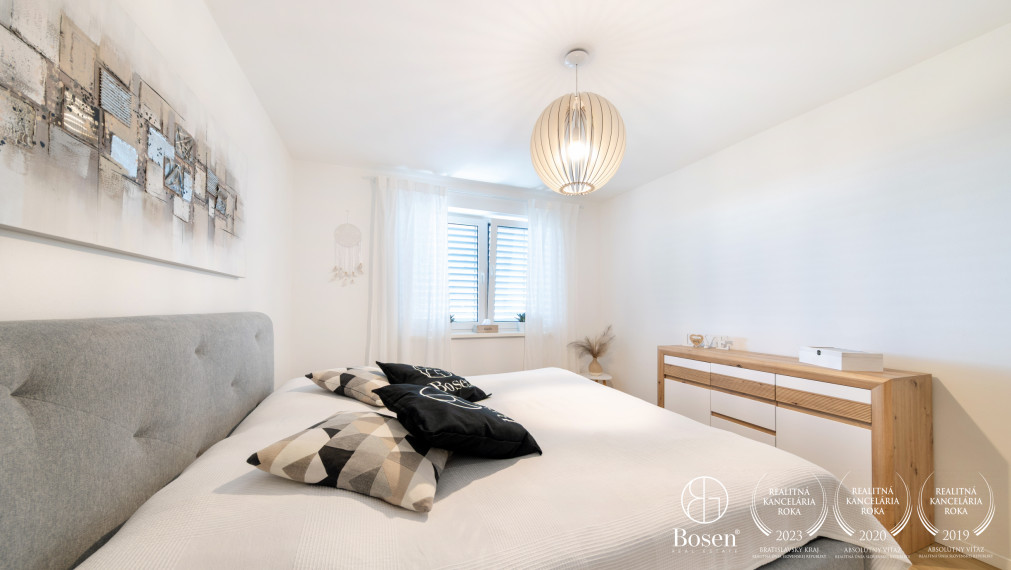 BOSEN | REZERVOVANÉ Luxusný 2i byt na predaj, garážové státie grátis, Panorama, Nitra - Klokočina