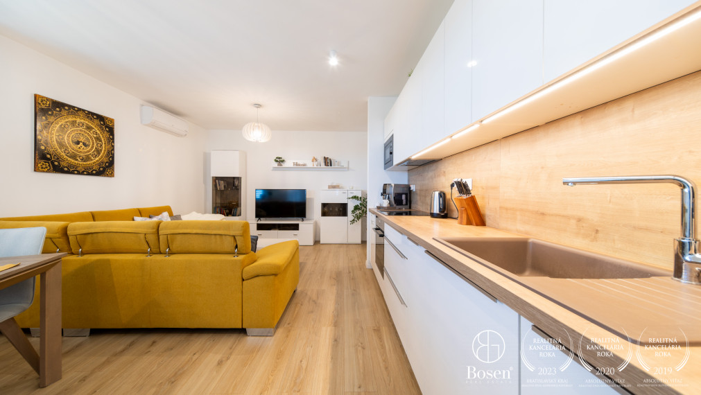 BOSEN | REZERVOVANÉ Luxusný 2i byt na predaj, garážové státie grátis, Panorama, Nitra - Klokočina