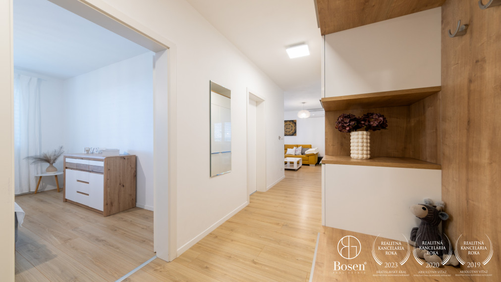 BOSEN | REZERVOVANÉ Luxusný 2i byt na predaj, garážové státie grátis, Panorama, Nitra - Klokočina