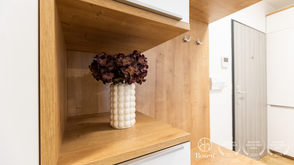 BOSEN | REZERVOVANÉ Luxusný 2i byt na predaj, garážové státie grátis, Panorama, Nitra - Klokočina