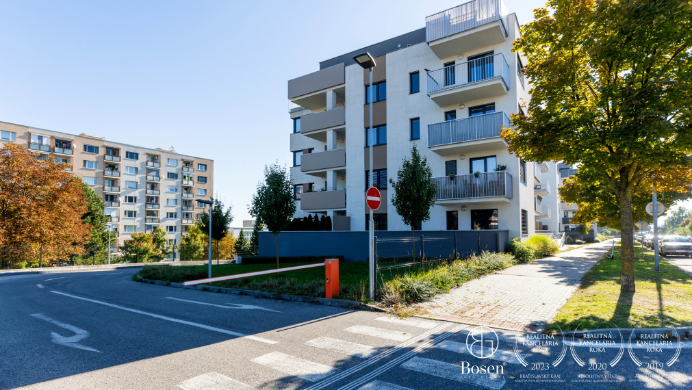 BOSEN | REZERVOVANÉ Luxusný 2i byt na predaj, garážové státie grátis, Panorama, Nitra - Klokočina