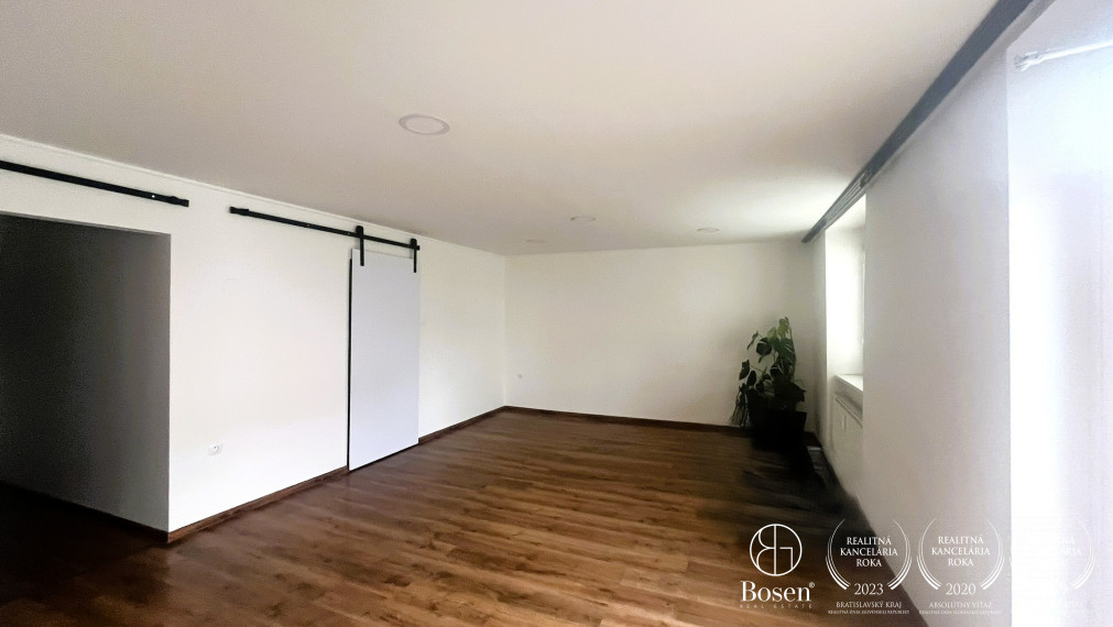 LOYALTERS | prenájom nebytového priestoru v Žiari nad Hronom