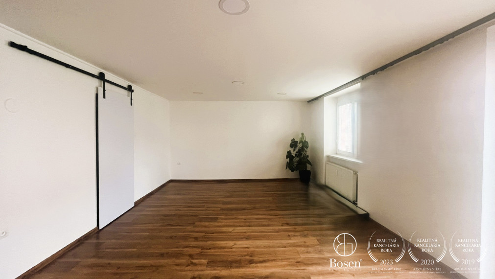 LOYALTERS | prenájom nebytového priestoru v Žiari nad Hronom