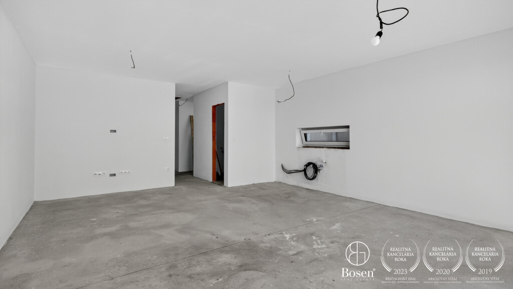 BOSEN | Na predaj 3 izbový rodinný dom, ktorý je súčasťou dvojdomu v obci Sekule