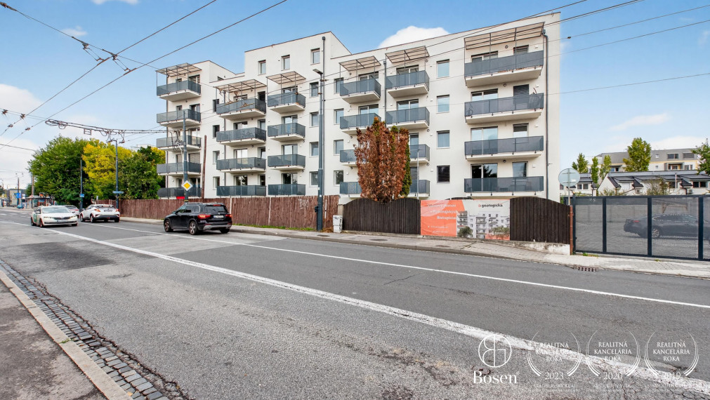 Moderný 2-izbový byt s loggiou a parkovaním – Geologická, Podunajské Biskupice