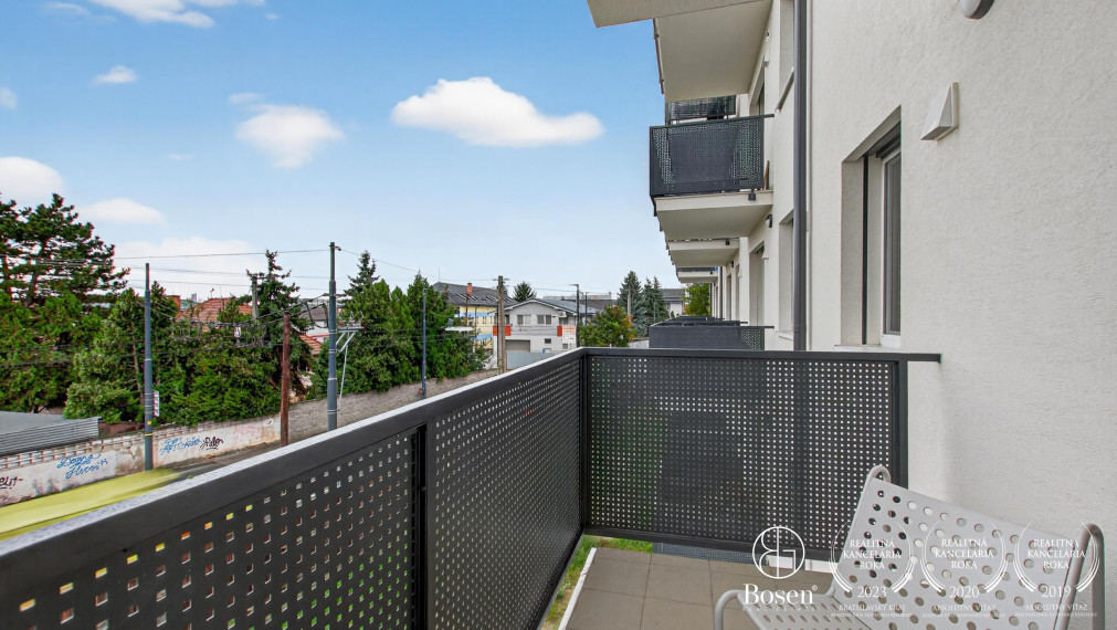 Moderný 2-izbový byt s loggiou a parkovaním – Geologická, Podunajské Biskupice