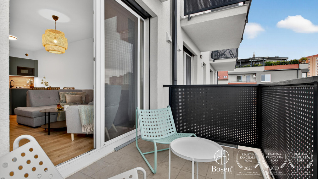 Moderný 2-izbový byt s loggiou a parkovaním – Geologická, Podunajské Biskupice