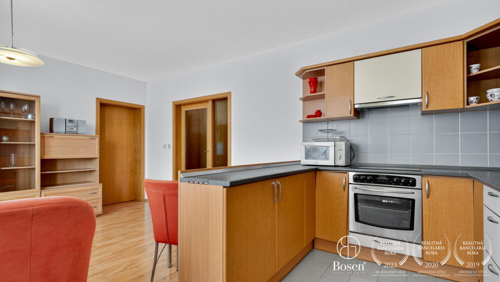 BOSEN | Na prenájom 2 izbový byt s klimatizáciou a garážou