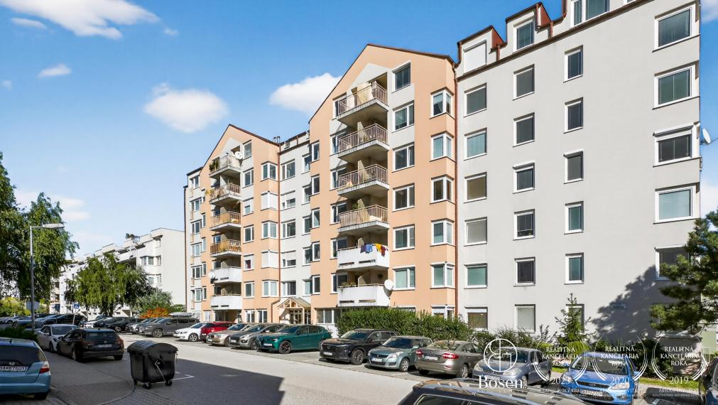 BOSEN | Na prenájom 2 izbový byt s klimatizáciou a garážou