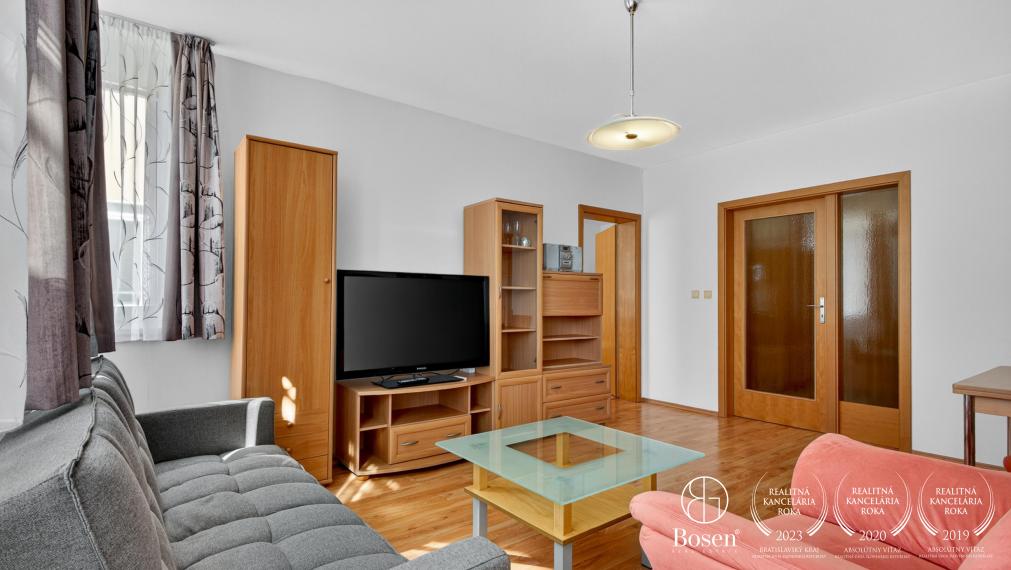 BOSEN | Na prenájom 2 izbový byt s klimatizáciou a garážou