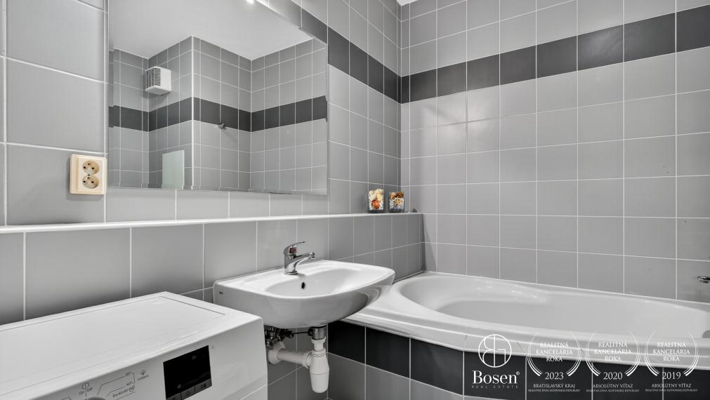 BOSEN | Na prenájom 2 izbový byt s klimatizáciou a garážou